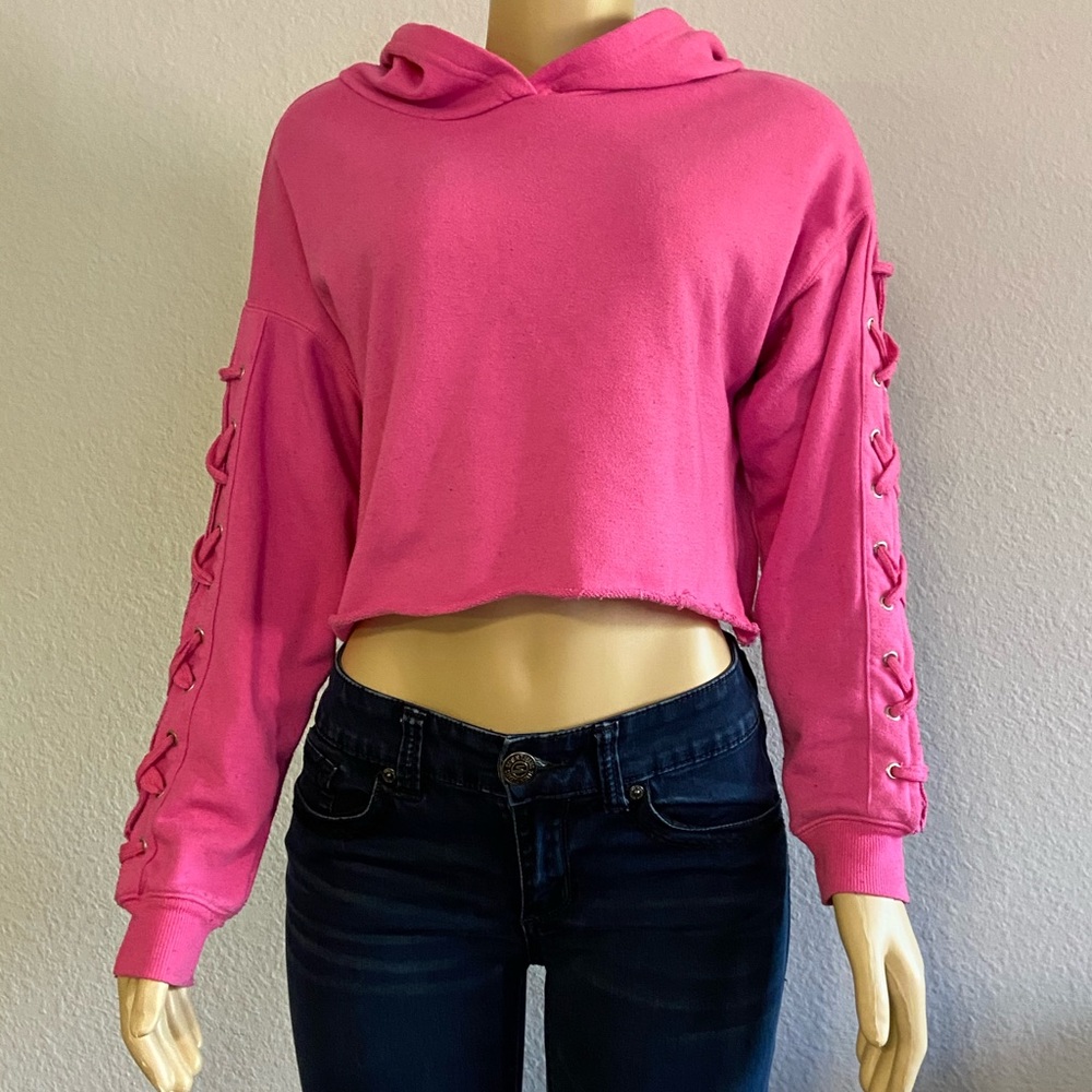 rue21 sweater crop top hot pink SIZE M